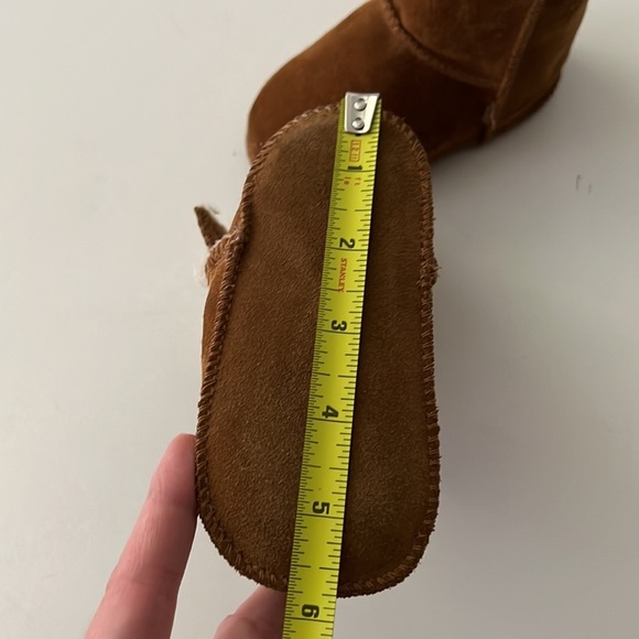 UGG Erin Bootie Baby Sheepskin Wool - Picture 8 of 8